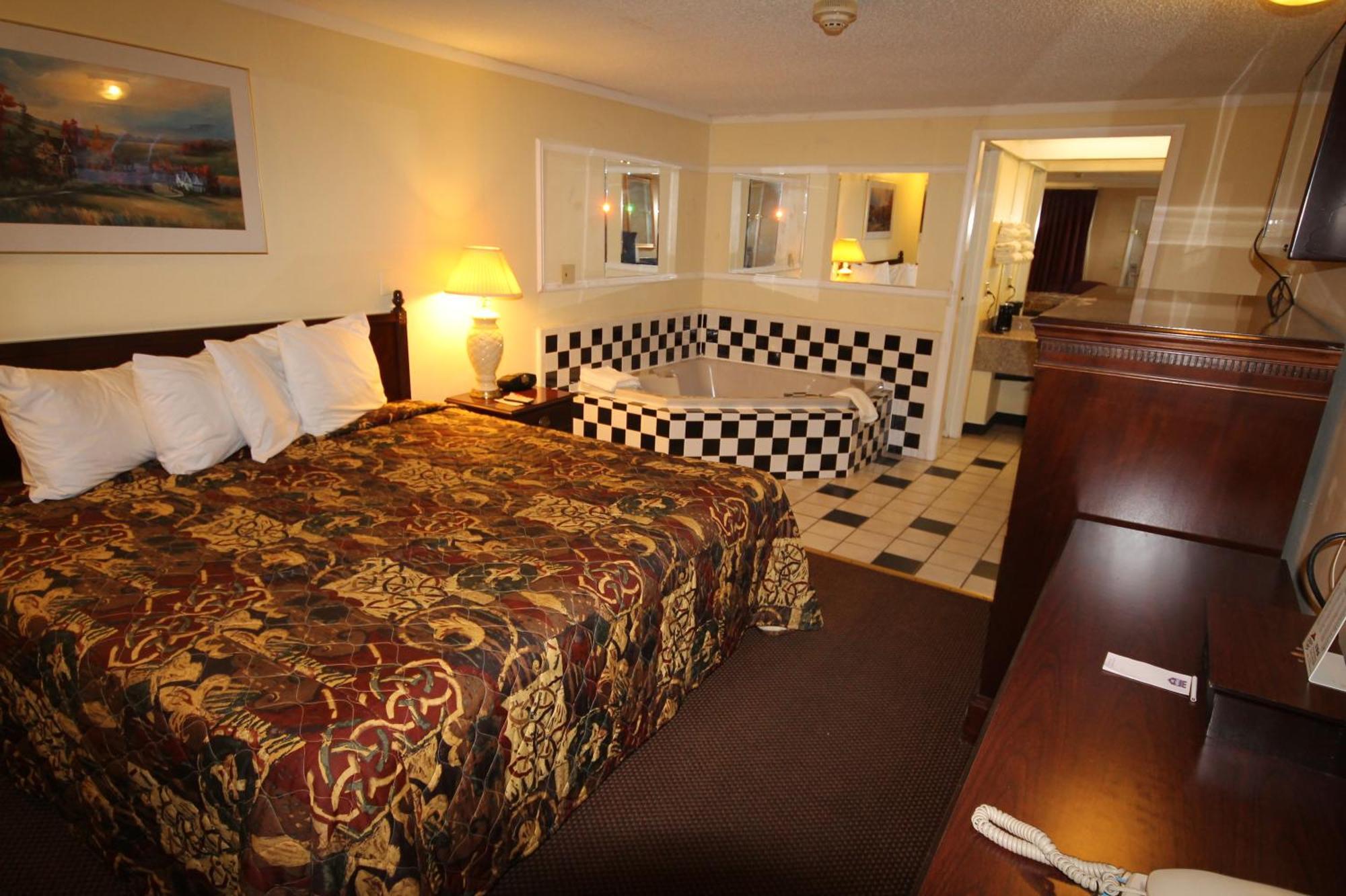 Rodeway Inn & Suites Saginaw Quarto foto