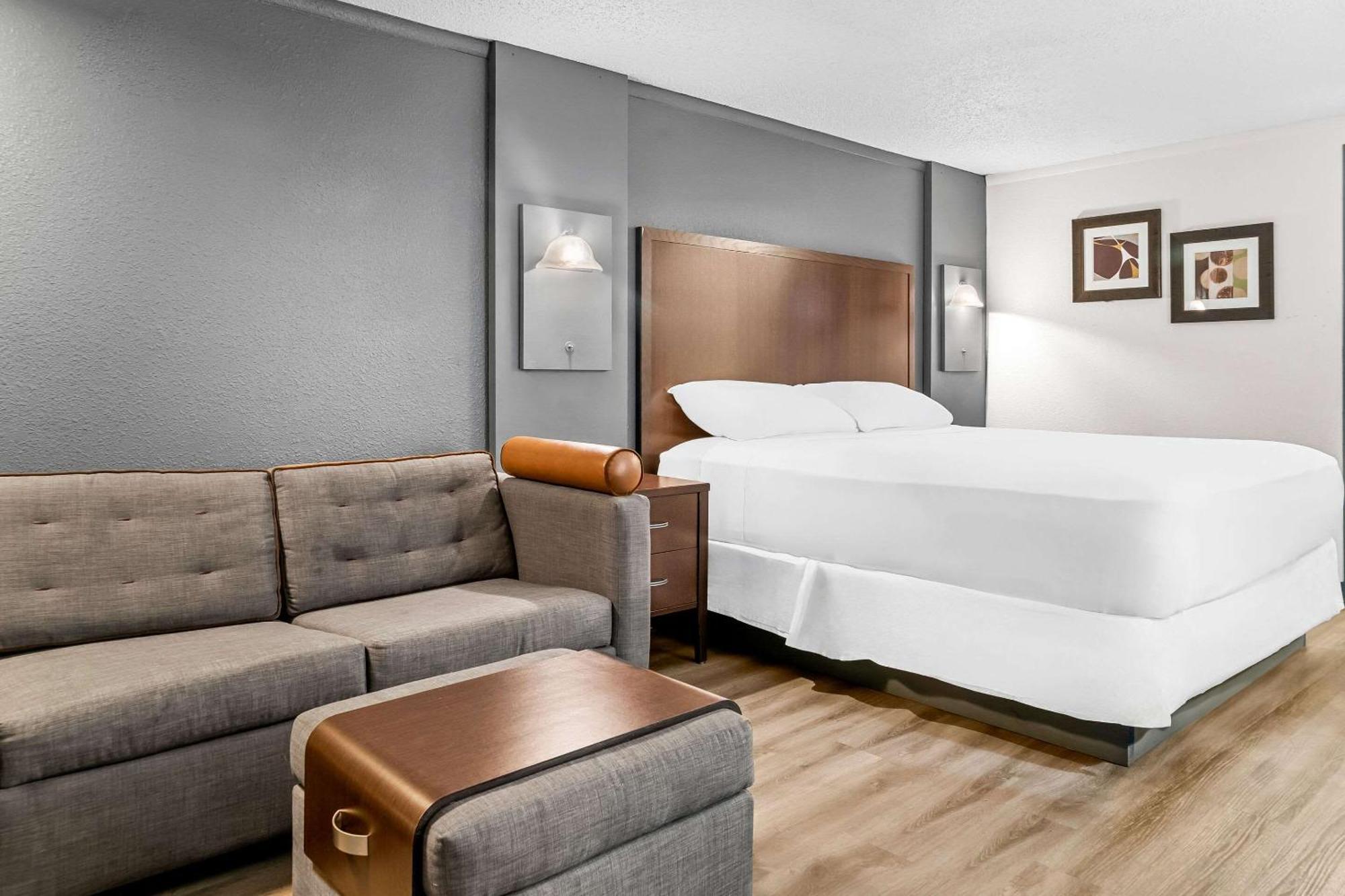 Rodeway Inn & Suites Saginaw Exterior foto